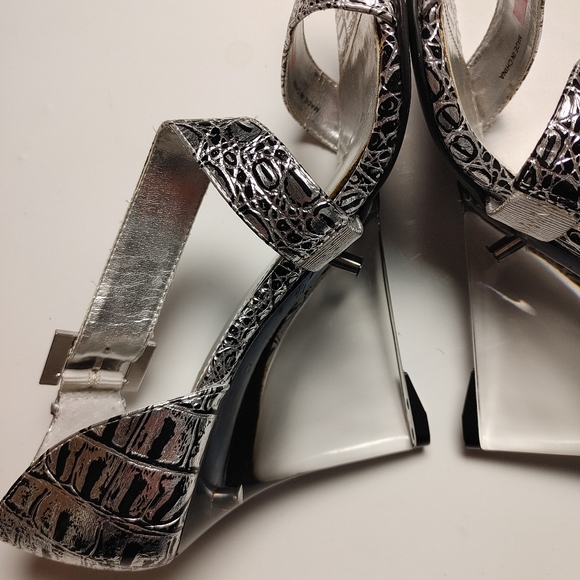 Baby Phat Platform Wedge Heels 6B - Picture 5 of 9